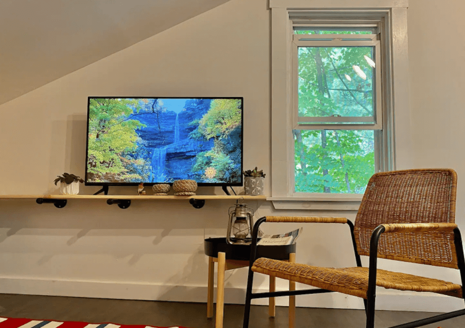 Village Guesthouse - Ellenville Alive